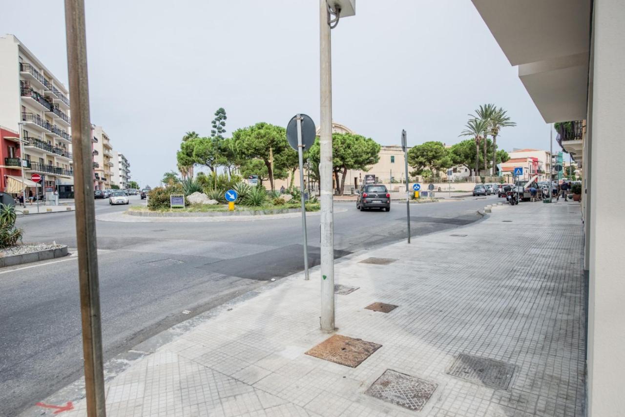 מילאצו Home Square מראה חיצוני תמונה